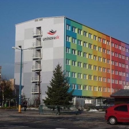 Uninova Hostel ブラチスラヴァ エクステリア 写真